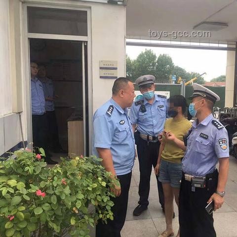 1米97小伙勇助警拦截逃窜男子实用指南